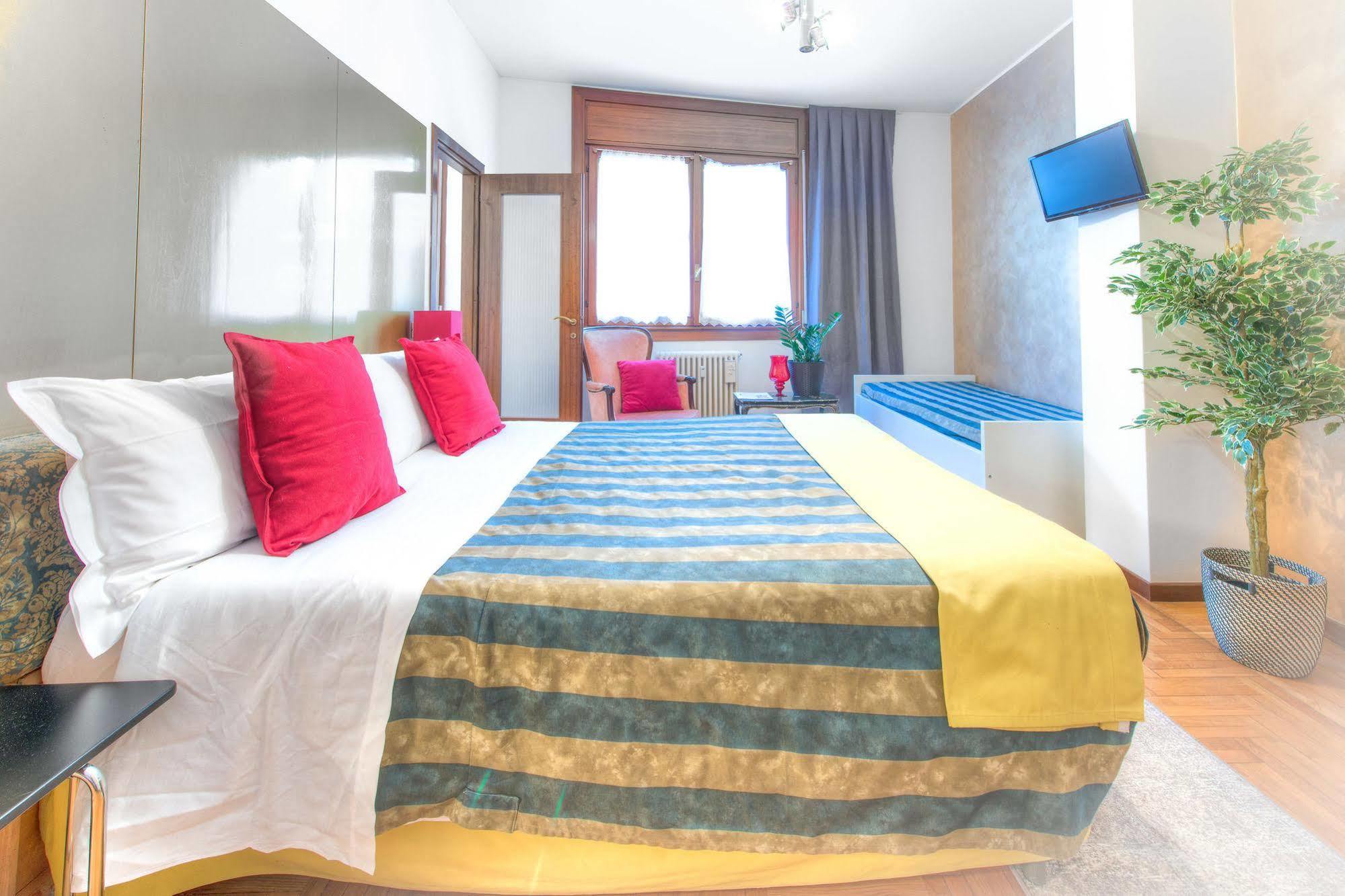 B&B San Benedetto Bergamo Buitenkant foto